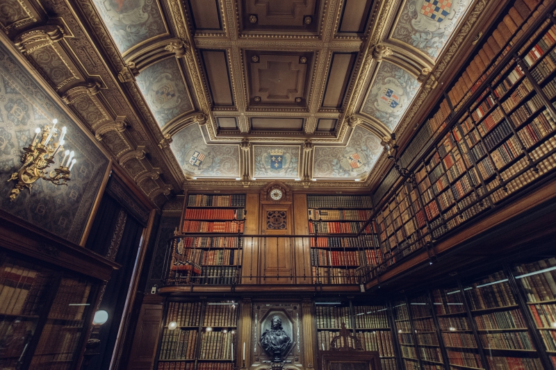 bibliotheque-PIERREFEU-min_library-863148